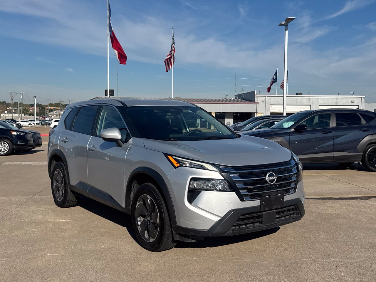 Certified 2025 Nissan Rogue SV FWD image 1