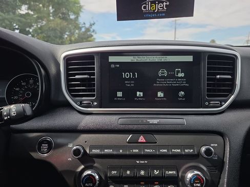 Used 2021 Kia Sportage EX AWD/4WD image 17