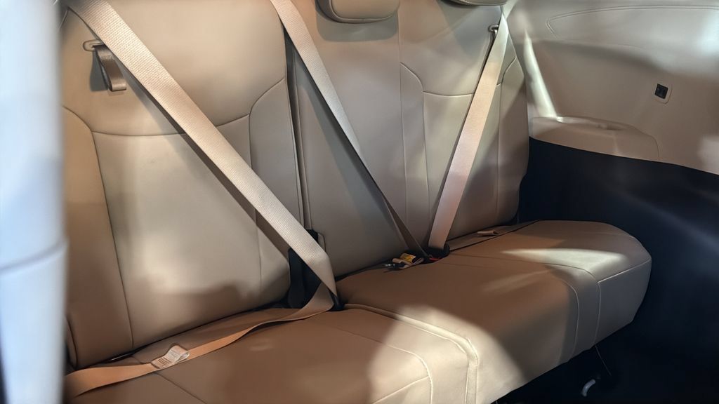 Used 2024 Toyota Sienna Limited AWD/4WD image 17