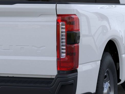 New 2026 Ford F350 XL w/ 360-Degree Camera Package RWD image 21
