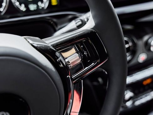 Used 2024 Rolls-Royce Phantom Sedan RWD image 78