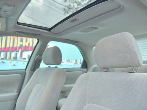 Used 2001 Toyota Camry XLE image 14