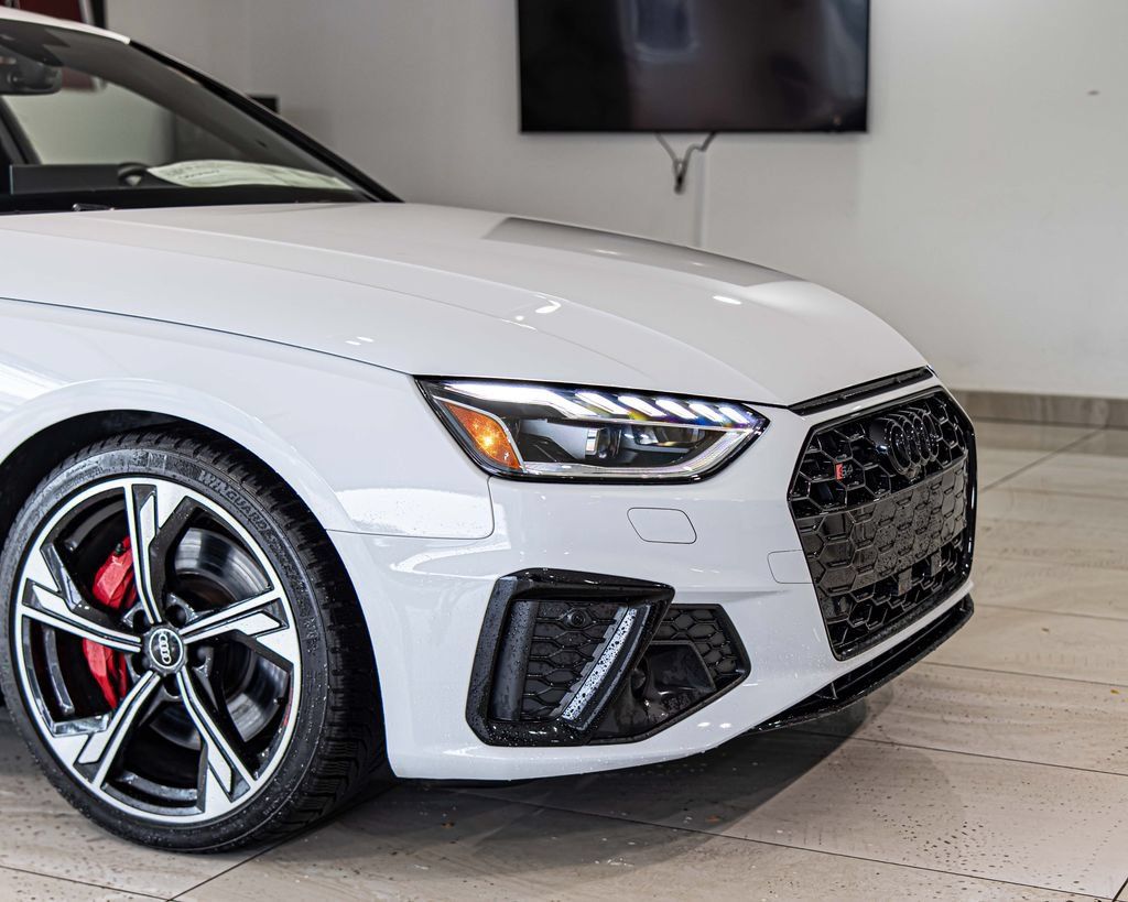 Used 2023 Audi S4 Prestige AWD/4WD image 3