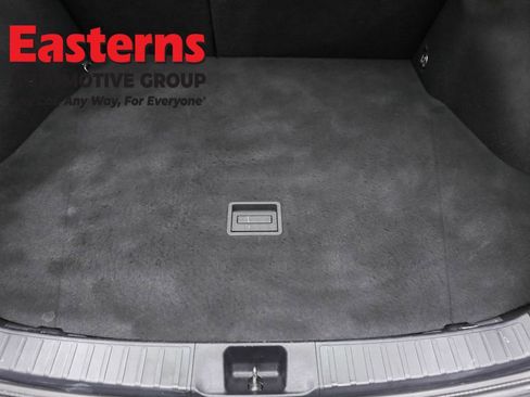 Used 2022 Toyota Prius LE image 9