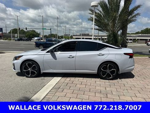Used 2024 Nissan Altima 2.5 SR w/ SR Premium Package FWD image 10