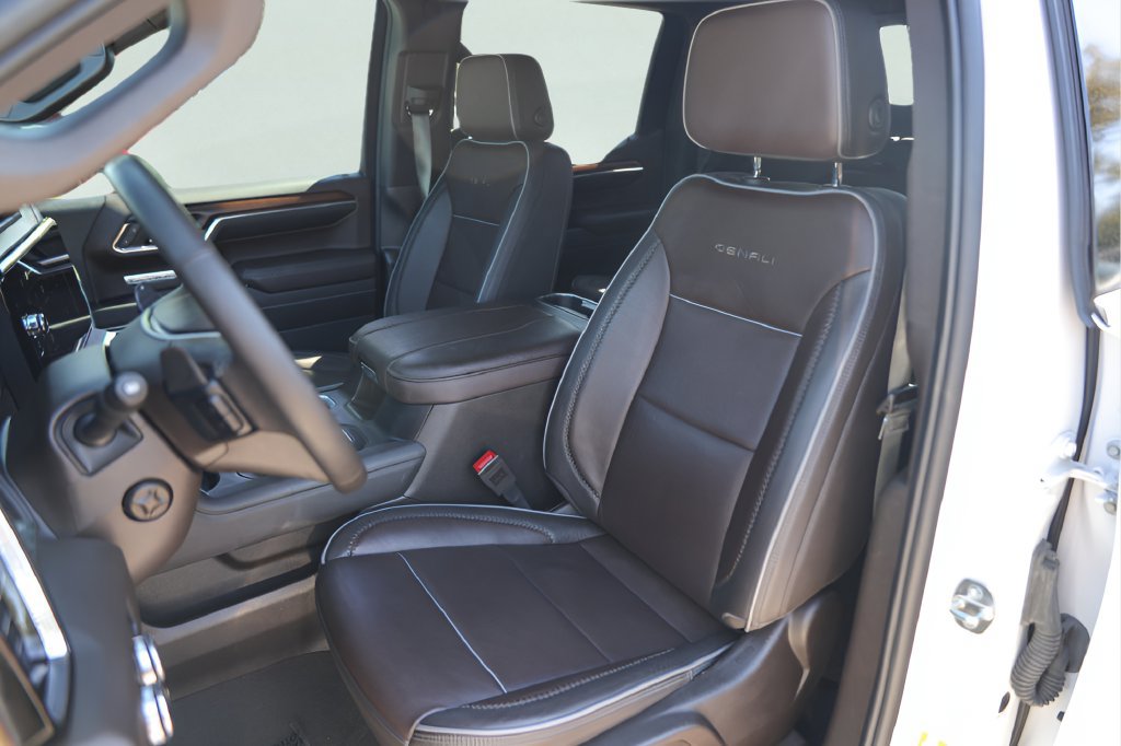 Used 2024 GMC Sierra 1500 Denali w/ Denali Reserve Package AWD/4WD image 9