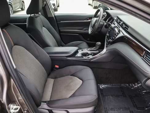 Used 2019 Toyota Camry LE w/ Sunroof Package FWD image 16