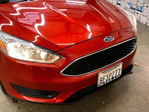 Used 2018 Ford Focus SE image 32