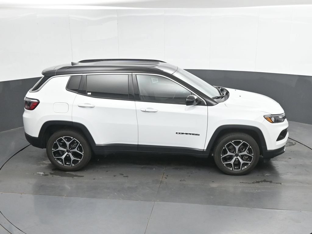 Used 2025 Jeep Compass Limited AWD/4WD image 32