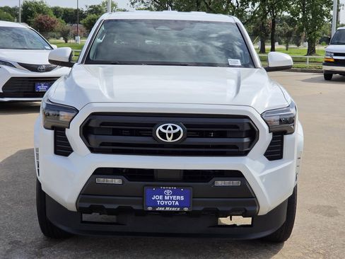 Used 2024 Toyota Tacoma SR5 AWD/4WD image 3