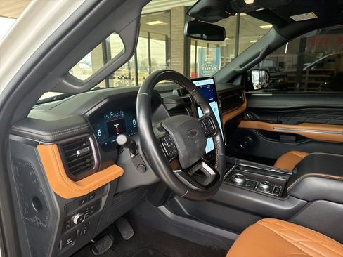 Certified 2022 Ford Expedition Platinum AWD/4WD image 9