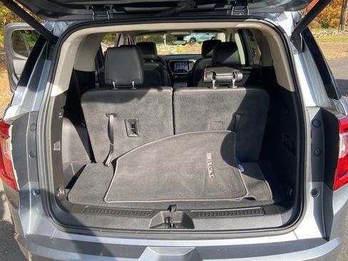 Used 2021 GMC Acadia Denali w/ Denali Ultimate Package AWD/4WD image 16