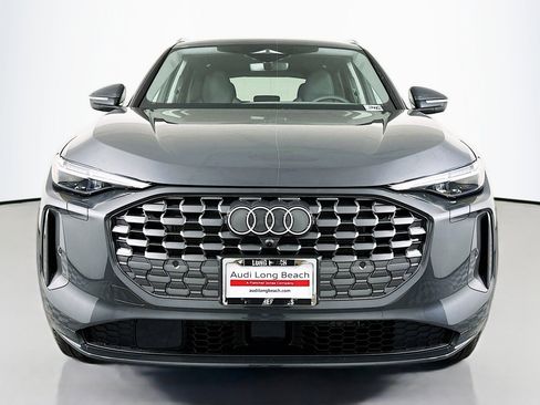 Used 2025 Audi Q5 Premium Plus w/ Premium Plus AWD/4WD image 2
