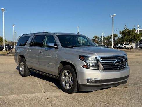 Used 2018 Chevrolet Suburban Premier image 7