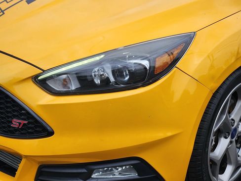 Used 2015 Ford Focus ST w/ Equipment Group 401A FWD image 12