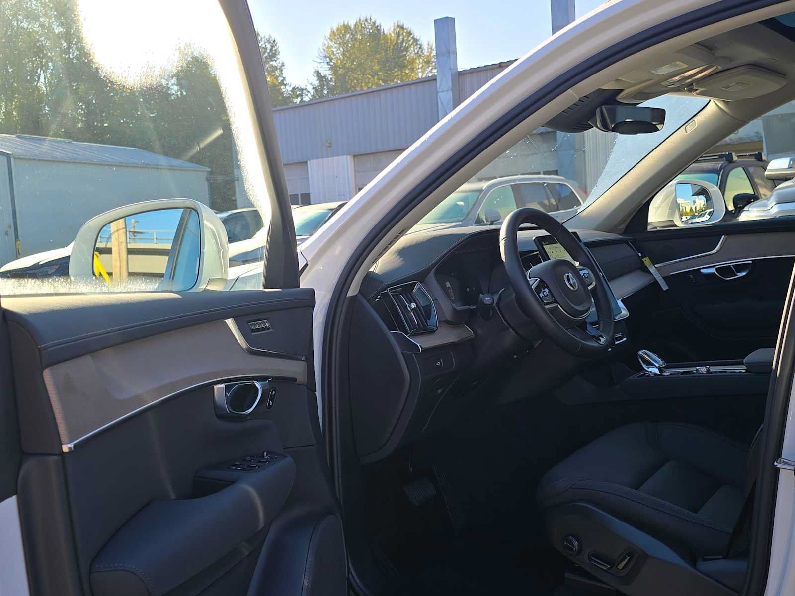 Used 2026 Volvo XC90 B6 Plus w/ Protection Package AWD/4WD image 21