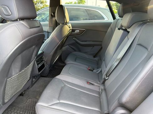 Used 2021 Audi Q8 AWD/4WD image 16