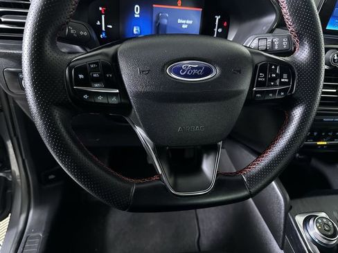 Used 2025 Ford Escape ST-Line FWD image 11