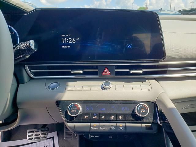 New 2025 Hyundai Elantra SEL FWD image 9