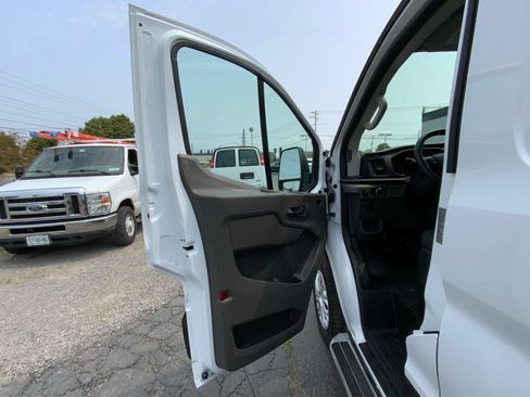 Used 2025 Ford Transit 250 Low Roof w/ Exterior Upgrade Package RWD image 20