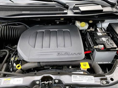 Used 2019 Dodge Grand Caravan SXT image 21