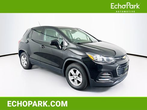 Used 2019 Chevrolet Trax LS w/ Tint and Cruise Package FWD image 1