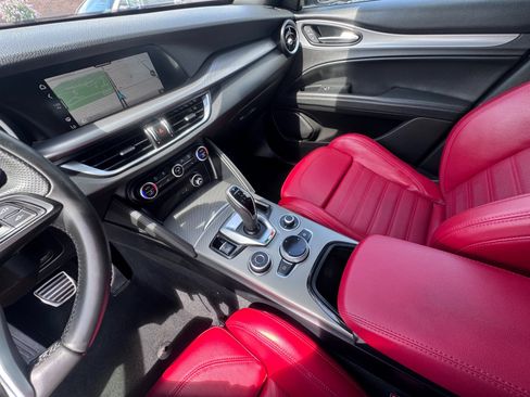 Used 2024 Alfa Romeo Stelvio Veloce AWD/4WD image 23