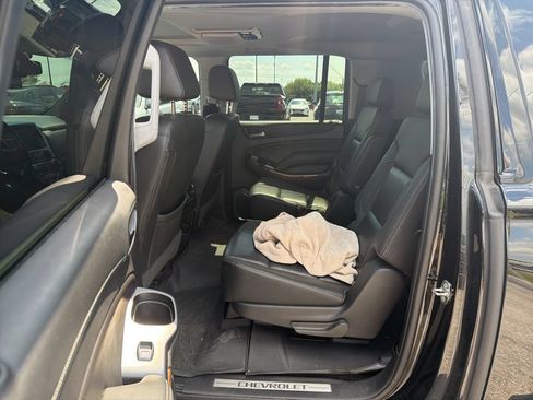 Used 2018 Chevrolet Suburban Premier AWD/4WD image 7