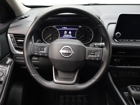 Used 2025 Nissan Rogue SV FWD image 23