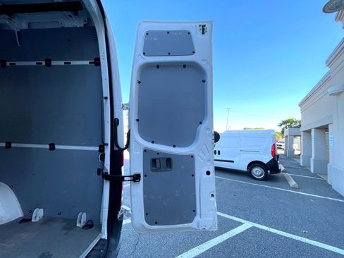 Used 2012 Mercedes-Benz Sprinter 2500 image 34