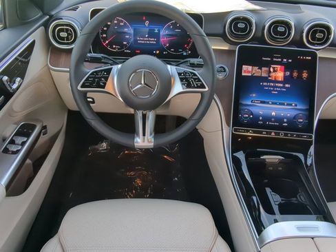 Used 2025 Mercedes-Benz C 300 Sedan image 15