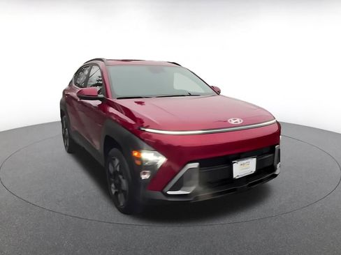 Used 2025 Hyundai Kona SEL image 9