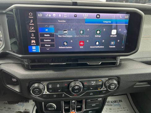 Used 2025 Jeep Wrangler Unlimited Sport AWD/4WD image 22