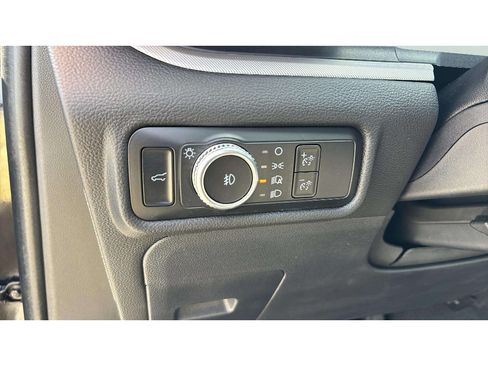 Used 2023 Ford Explorer XLT w/ Equipment Group 202A AWD/4WD image 22