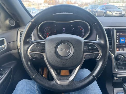 Used 2018 Jeep Grand Cherokee Altitude image 9