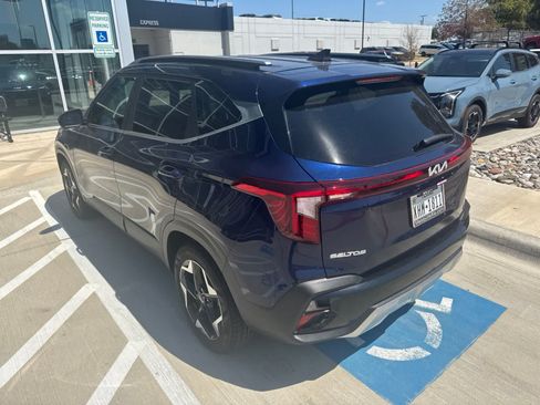 Used 2026 Kia Seltos EX FWD image 7