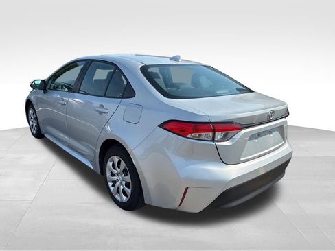 Used 2024 Toyota Corolla LE image 3