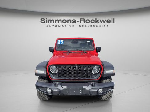 Used 2025 Jeep Wrangler Willys image 2