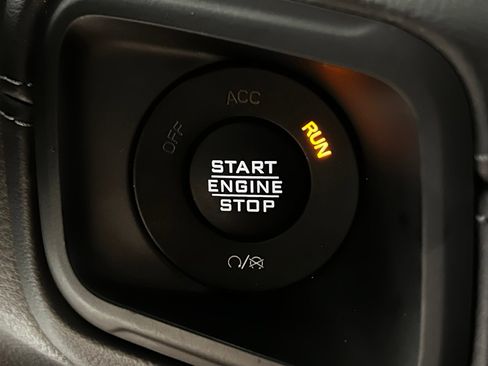 Used 2025 Jeep Wrangler Unlimited Rubicon AWD/4WD image 21