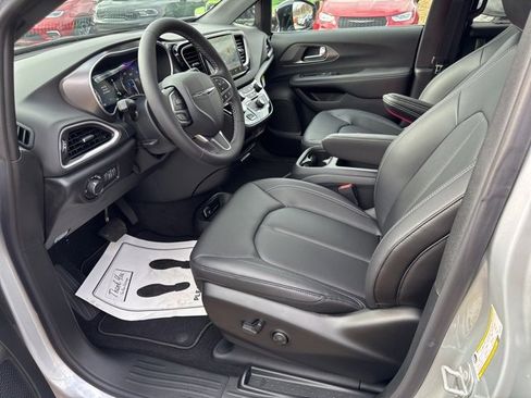 New 2026 Chrysler Voyager LX image 16