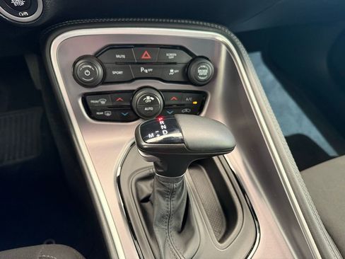 Used 2019 Dodge Challenger SXT w/ Driver Convenience Group RWD image 18