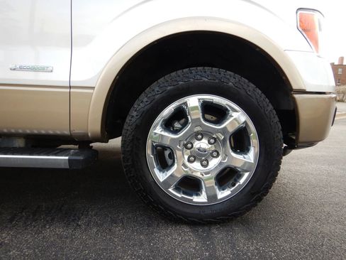 Used 2014 Ford F150 Lariat w/ Lariat Chrome Package AWD/4WD image 29