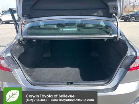Used 2025 Toyota Camry SE image 30