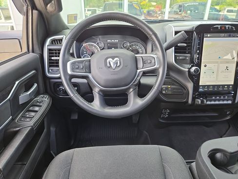 Used 2024 RAM 2500 Big Horn w/ Sport Appearance Package AWD/4WD image 19
