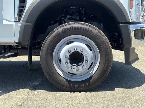 New 2024 Ford F450 XL w/ XL Chrome Package image 21