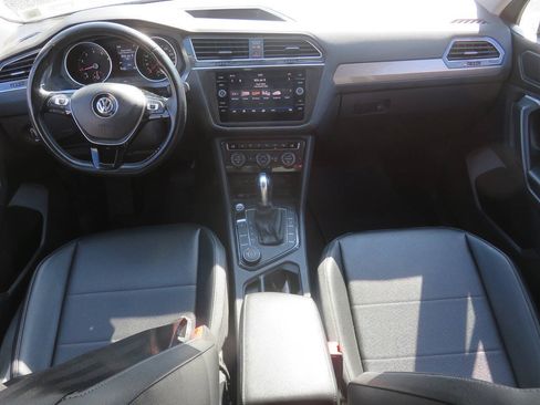 Used 2019 Volkswagen Tiguan SE w/ Panoramic Sunroof Package AWD/4WD image 12