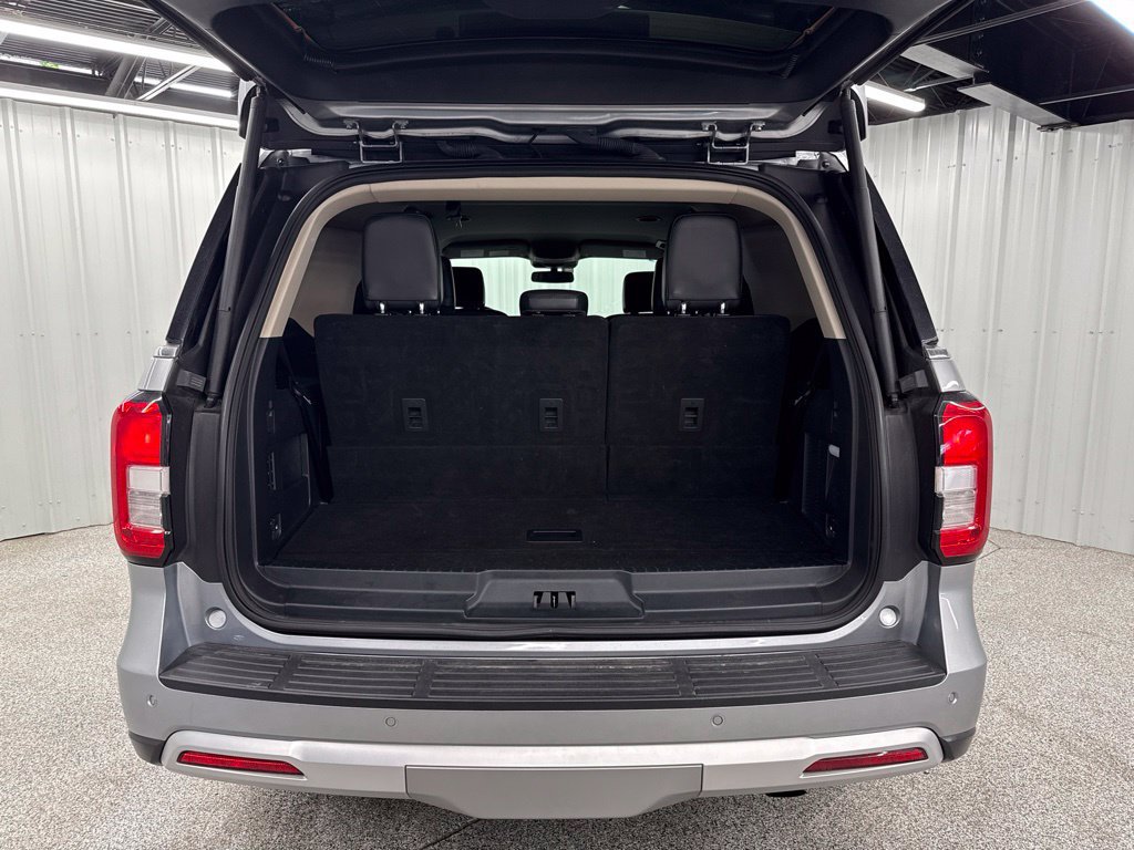 Used 2024 Ford Expedition XLT RWD image 7