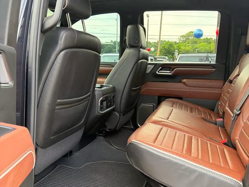Used 2025 GMC Sierra 3500 Denali Ultimate AWD/4WD image 13
