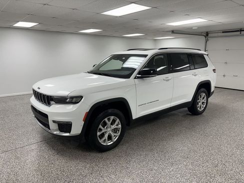 Used 2023 Jeep Grand Cherokee L Limited w/ Luxury Tech Group II image 4