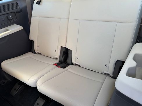 Used 2024 Hyundai Santa Fe Calligraphy image 10